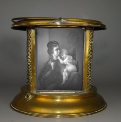 1362-3 CMH 321 in Stövchen_bearbeitet