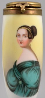 Mädchen mit Haarspange und Dutt, Porzellanmalerei, Pfeifenkopf, D1097