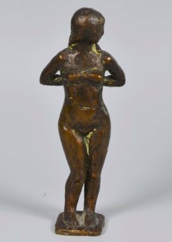 Dieter Borchhardt, Mädchen mit Büstenhalter 1967, Bronze, Künstlerbesitz