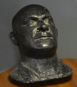 Dieter Borchhardt (geb. 1931), Büste „Thälmann“, Bronze Lauchhammer 1966, Zielitz-1