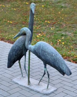 Dieter Borchhardt (geb. 1931), Doppelplastik „Fischreiher“, Bronze Lauchhammer 1968, Stendal