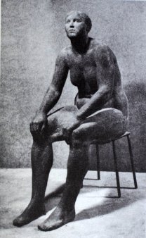 Dieter Borchhardt (geb. 1931), Große Sitzende, 1977, Polyesterbeton