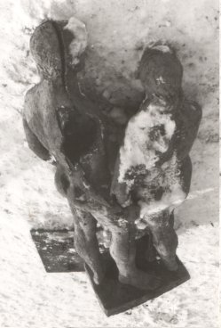 Dieter Borchhardt (geb. 1931), „Junges Paar“, Polyesterbeton vor 1985, Stendal.jpg