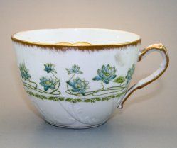 Barttasse, Moustache Cup, 1075