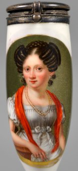 Frauenportrait mit Schal, Porzellanmalerei, Pfeifenkopf, D2336-1