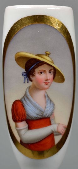 Junge Frau mit Sonnenhut, Porzellanmalerei, Pfeifenkopf, D2529