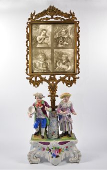 Lithophanie – Lichtschirm, Porzellan, Bronze vergoldet, H.: 46 cm; um 1850, D1652